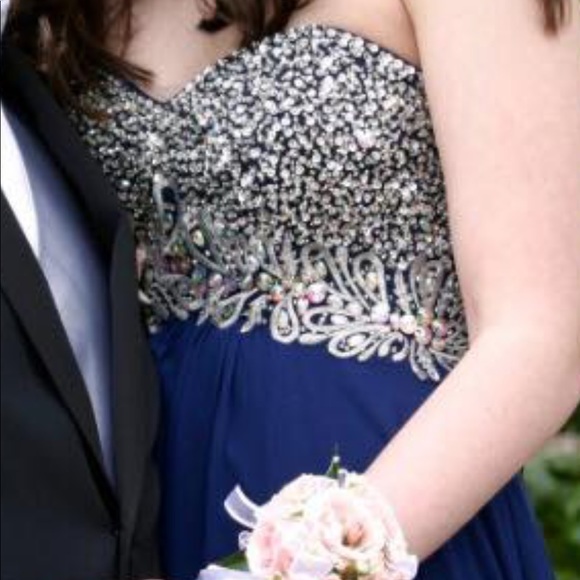 PROM DRESS RAVISHING SZ6 Formal Beaded Gown - Picture 5 of 6